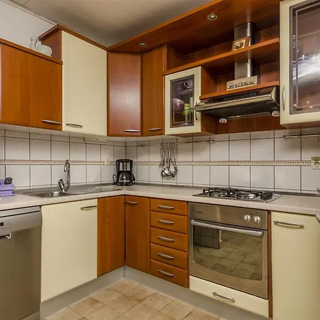 Ita Apartment *